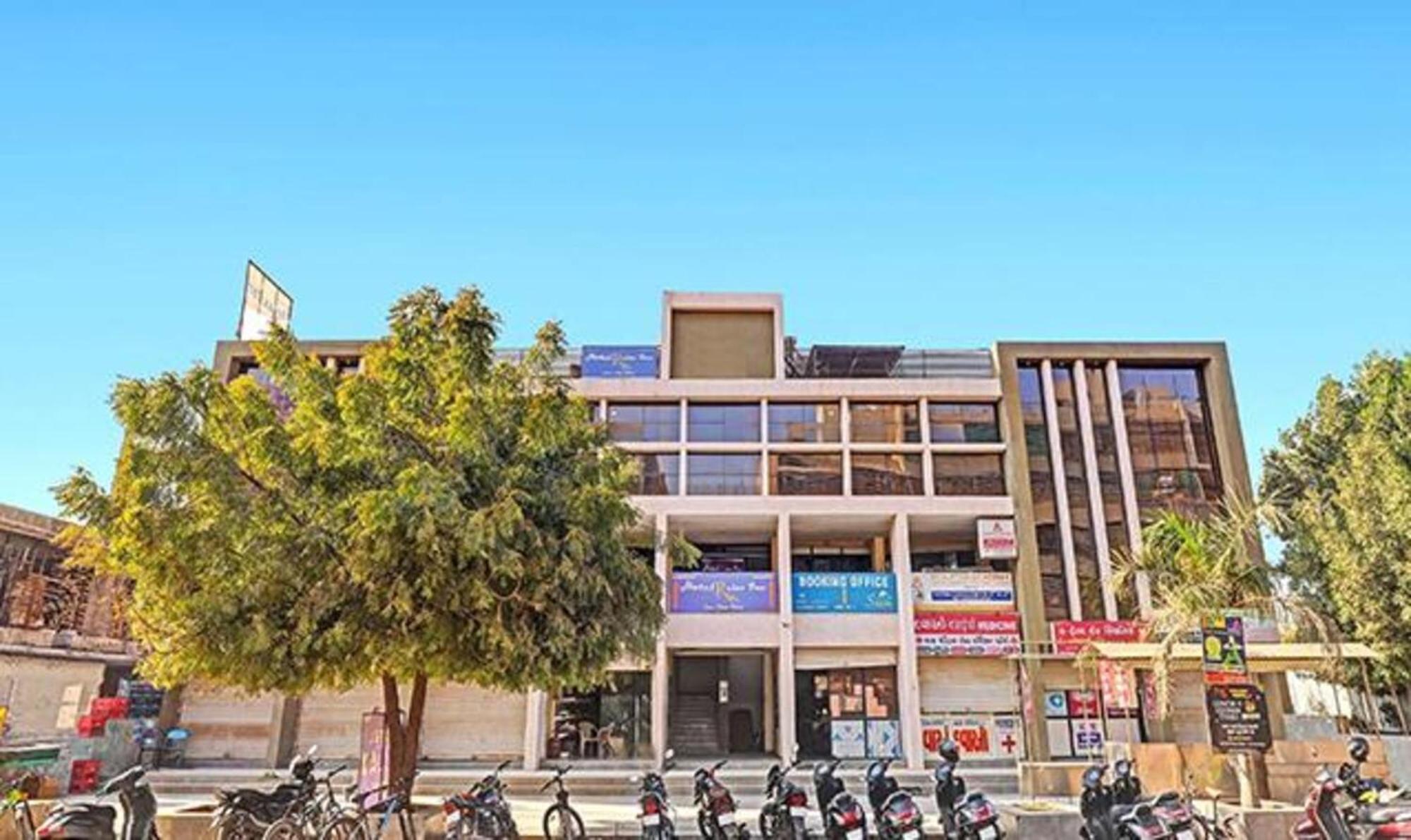 Fabhotel Relax Gandhinagar Kültér fotó